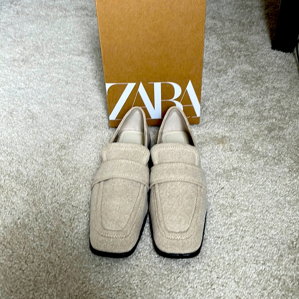 Never worn Zara size 9 cream loafers! Stayed in the box and brand new!